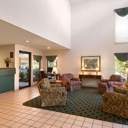 Days Inn By Wyndham ווית'וויל מראה חיצוני תמונה