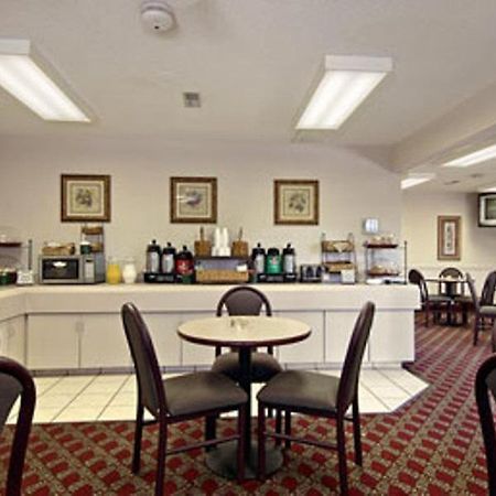 Days Inn By Wyndham ווית'וויל מסעדה תמונה